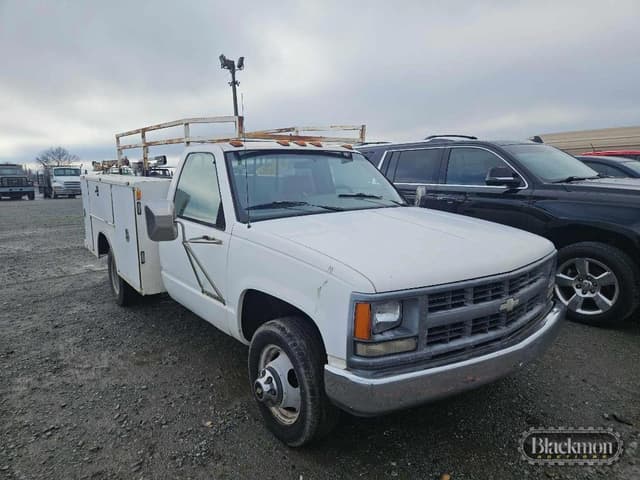 Image of Chevrolet 3500 equipment image 4