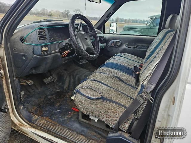 Image of Chevrolet 3500 equipment image 1