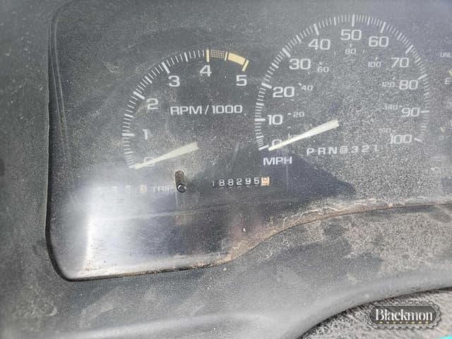 Image of Chevrolet 3500 equipment image 2