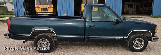 Image of Chevrolet C1500 equipment image 3