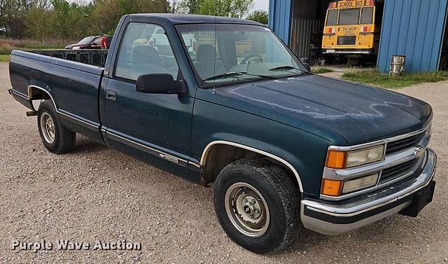Image of Chevrolet C1500 equipment image 2