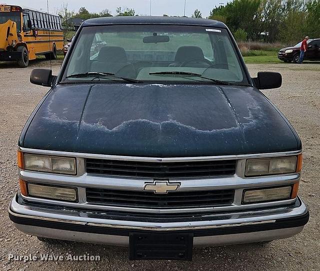 Image of Chevrolet C1500 equipment image 1