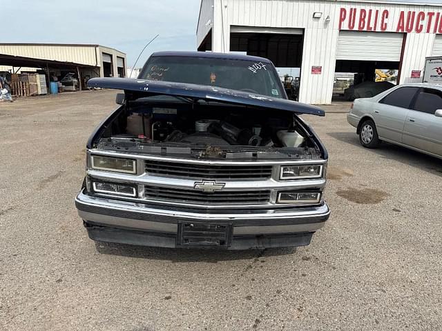 Image of Chevrolet C1500 equipment image 2