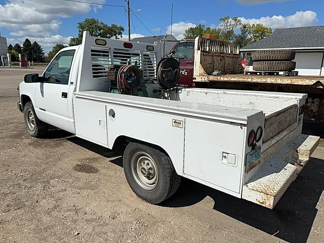 Image of Chevrolet 2500 equipment image 1