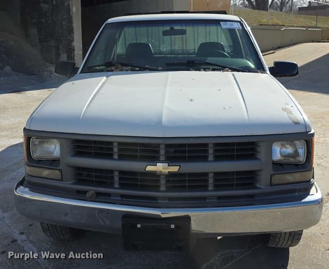 Image of Chevrolet C2500 equipment image 1