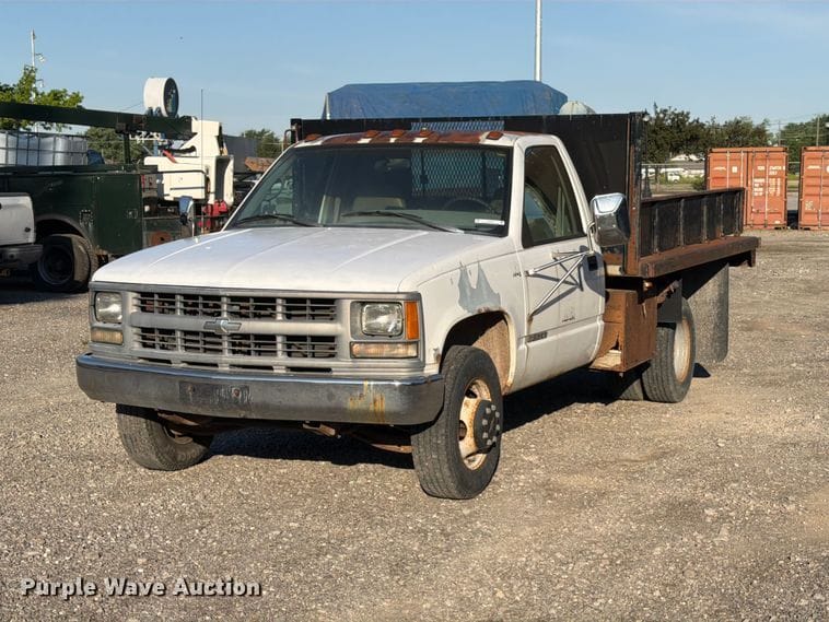 1995 Chevrolet C3500 Equipment Image0