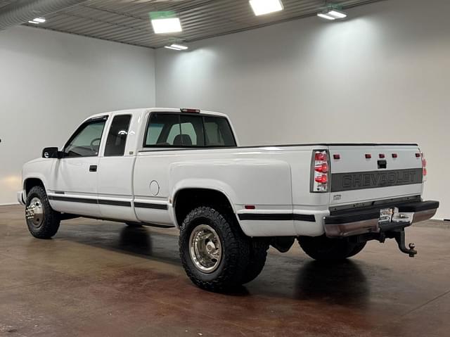 Image of Chevrolet 3500 equipment image 3