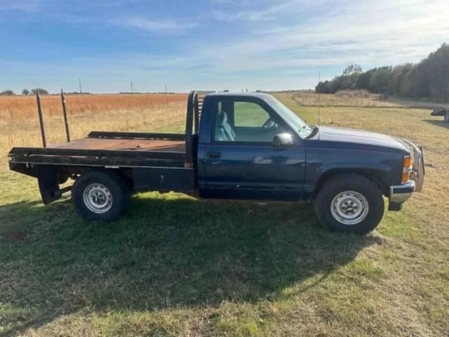 Image of Chevrolet 2500 equipment image 4