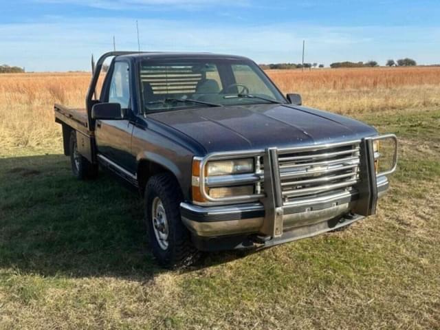 Image of Chevrolet 2500 equipment image 2