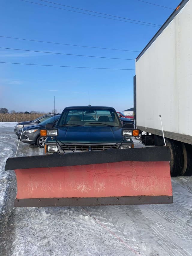Image of Chevrolet GMT400 equipment image 1