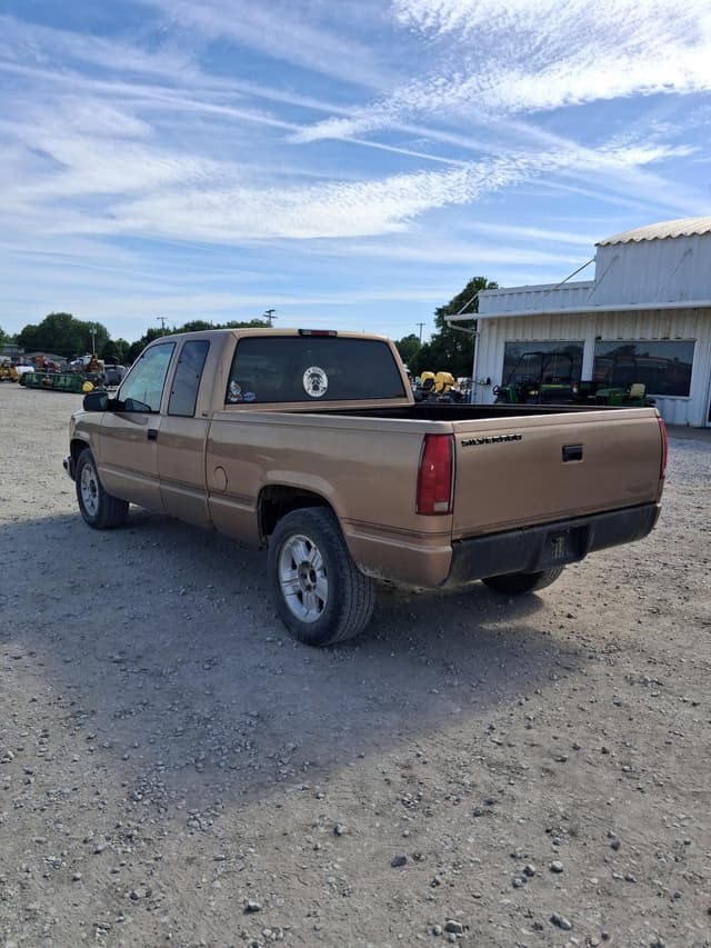 Image of Chevrolet Silverado equipment image 4