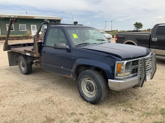 Image of Chevrolet K2500 equipment image 2
