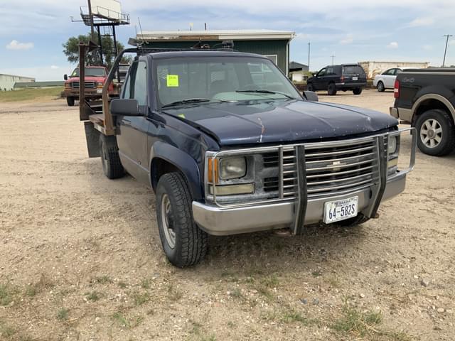 Image of Chevrolet K2500 equipment image 3