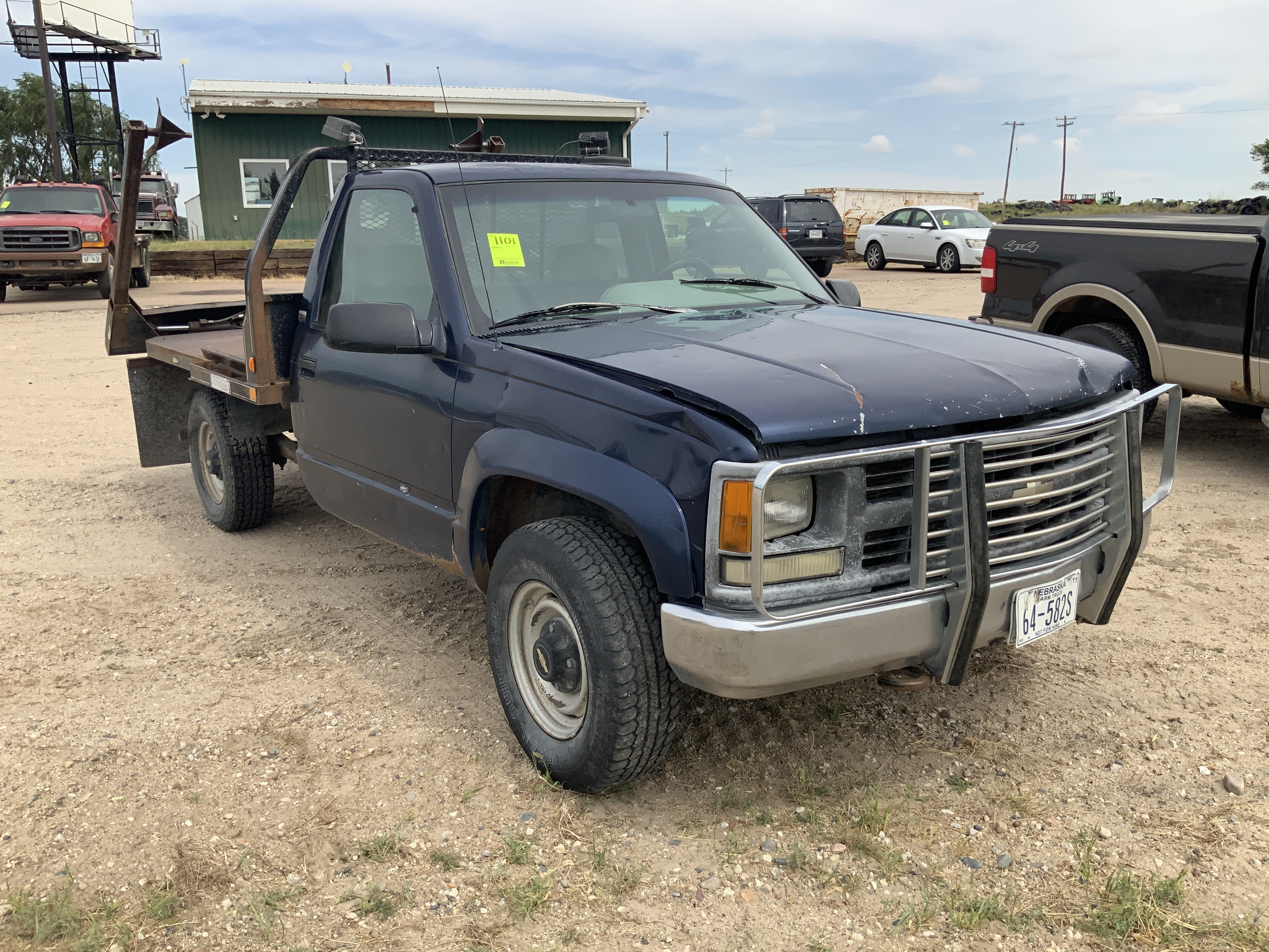 1995 Chevrolet K2500 Equipment Image0