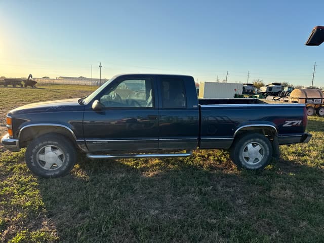 Image of Chevrolet K1500 equipment image 3