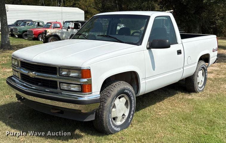 1995 Chevrolet K1500 Equipment Image0