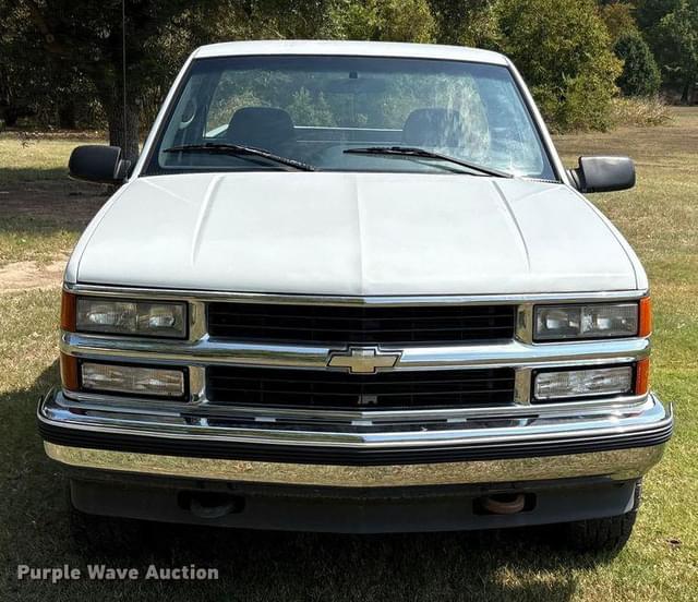 Image of Chevrolet K1500 equipment image 1