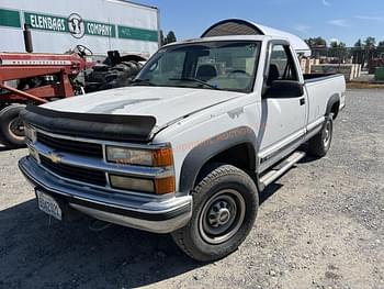 1995 Chevrolet K2500 Equipment Image0