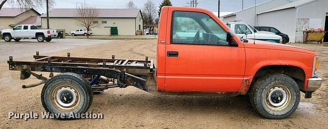 Image of Chevrolet K2500 equipment image 3