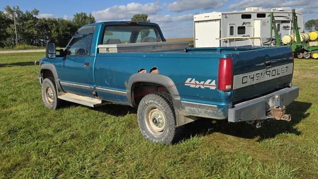 Image of Chevrolet K2500 equipment image 2