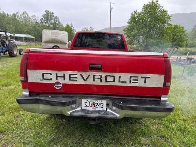 Image of Chevrolet K2500 equipment image 3