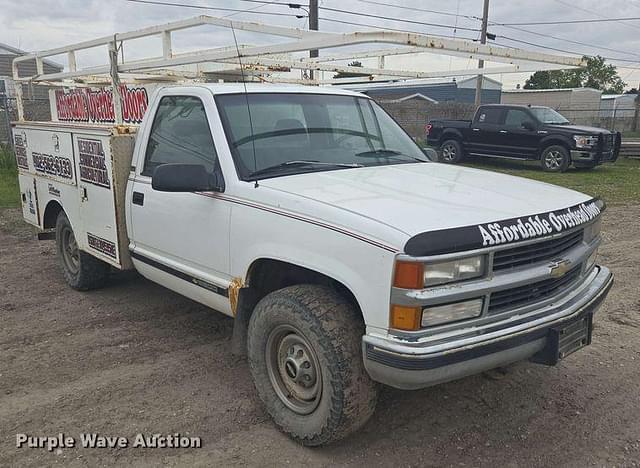 Image of Chevrolet 2500HD equipment image 2