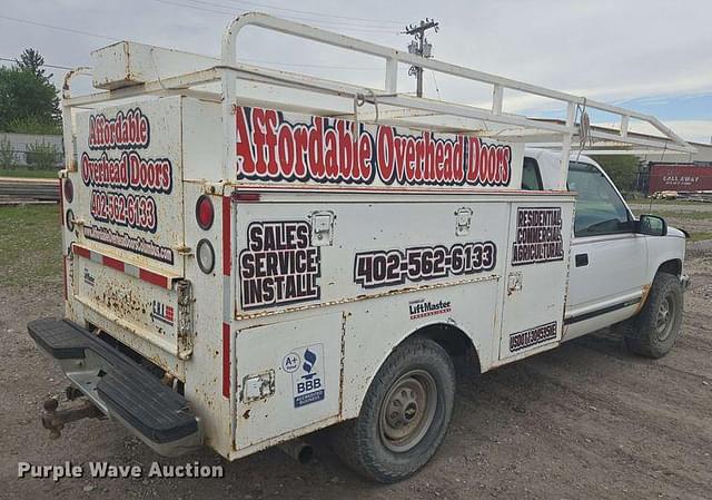 Image of Chevrolet 2500HD equipment image 4