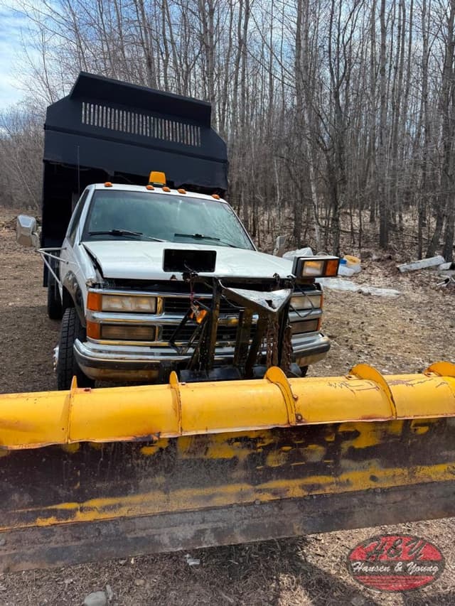 Image of Chevrolet 3500 equipment image 4