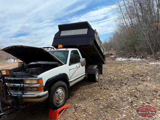 Image of Chevrolet 3500 equipment image 2