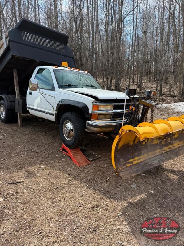 Image of Chevrolet 3500 equipment image 1