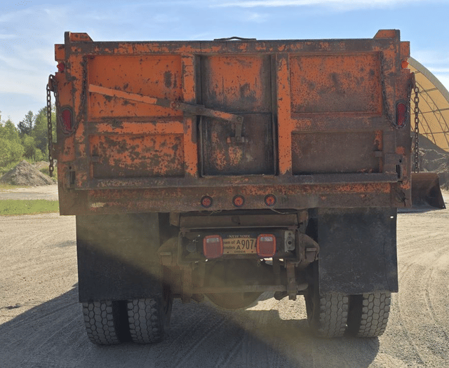 Image of Chevrolet Kodiak equipment image 2