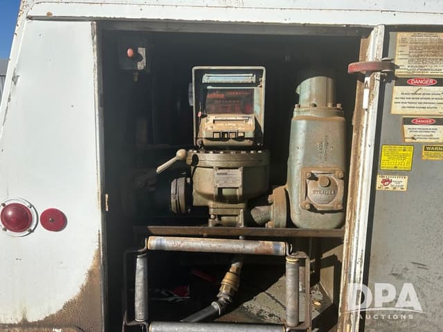 Image of Chevrolet Kodiak equipment image 4