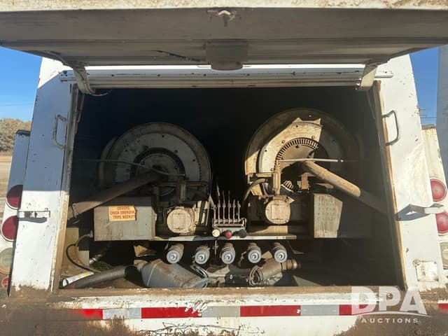 Image of Chevrolet Kodiak equipment image 2