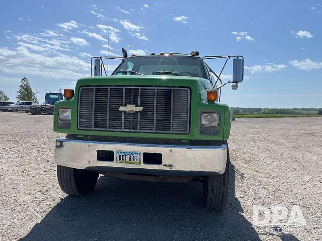 Image of Chevrolet Kodiak equipment image 2
