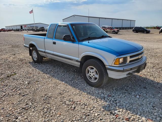 Image of Chevrolet S10 equipment image 1