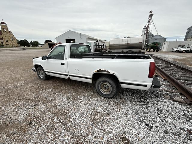 Image of Chevrolet 1500 equipment image 3