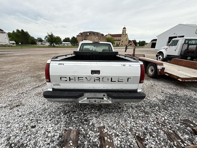Image of Chevrolet 1500 equipment image 4