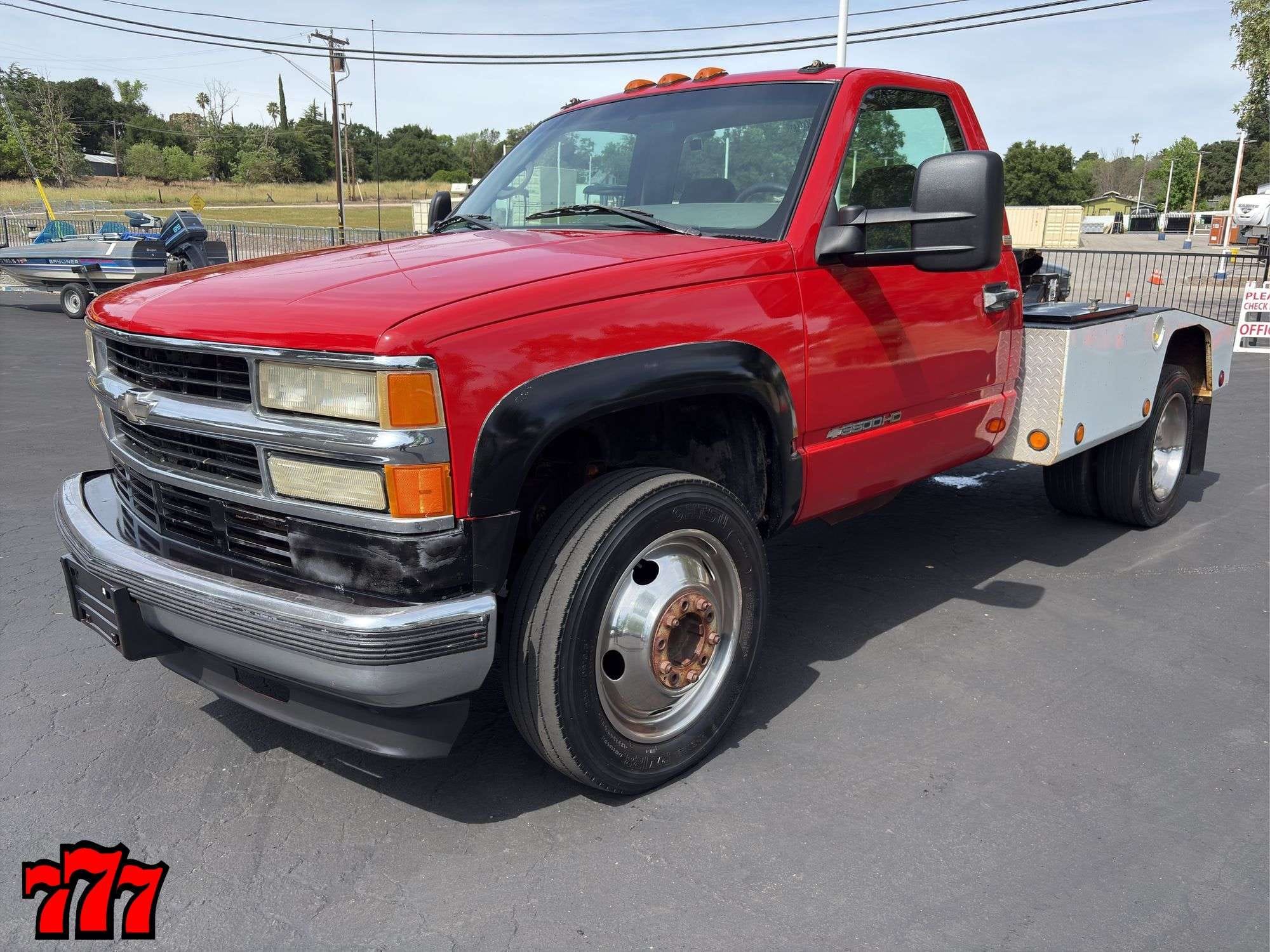 1995 Chevrolet 3500HD Equipment Image0