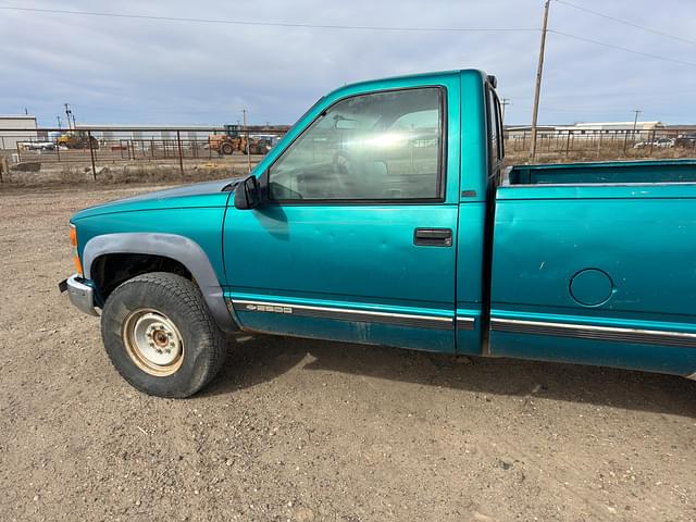Image of Chevrolet 2500 equipment image 2