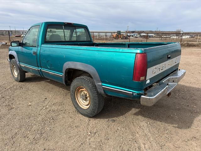 Image of Chevrolet 2500 equipment image 4
