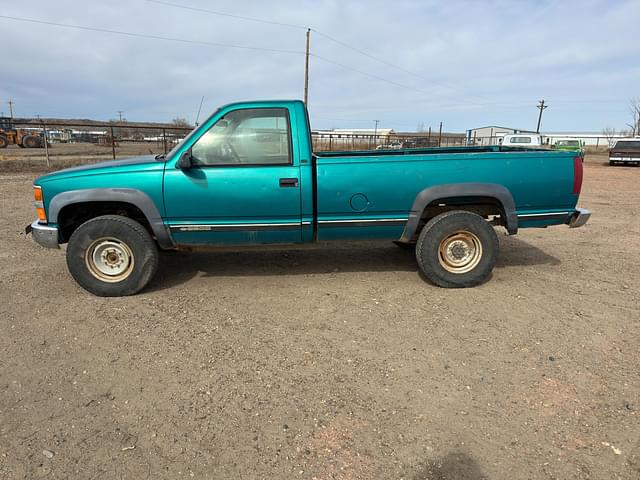 Image of Chevrolet 2500 equipment image 1