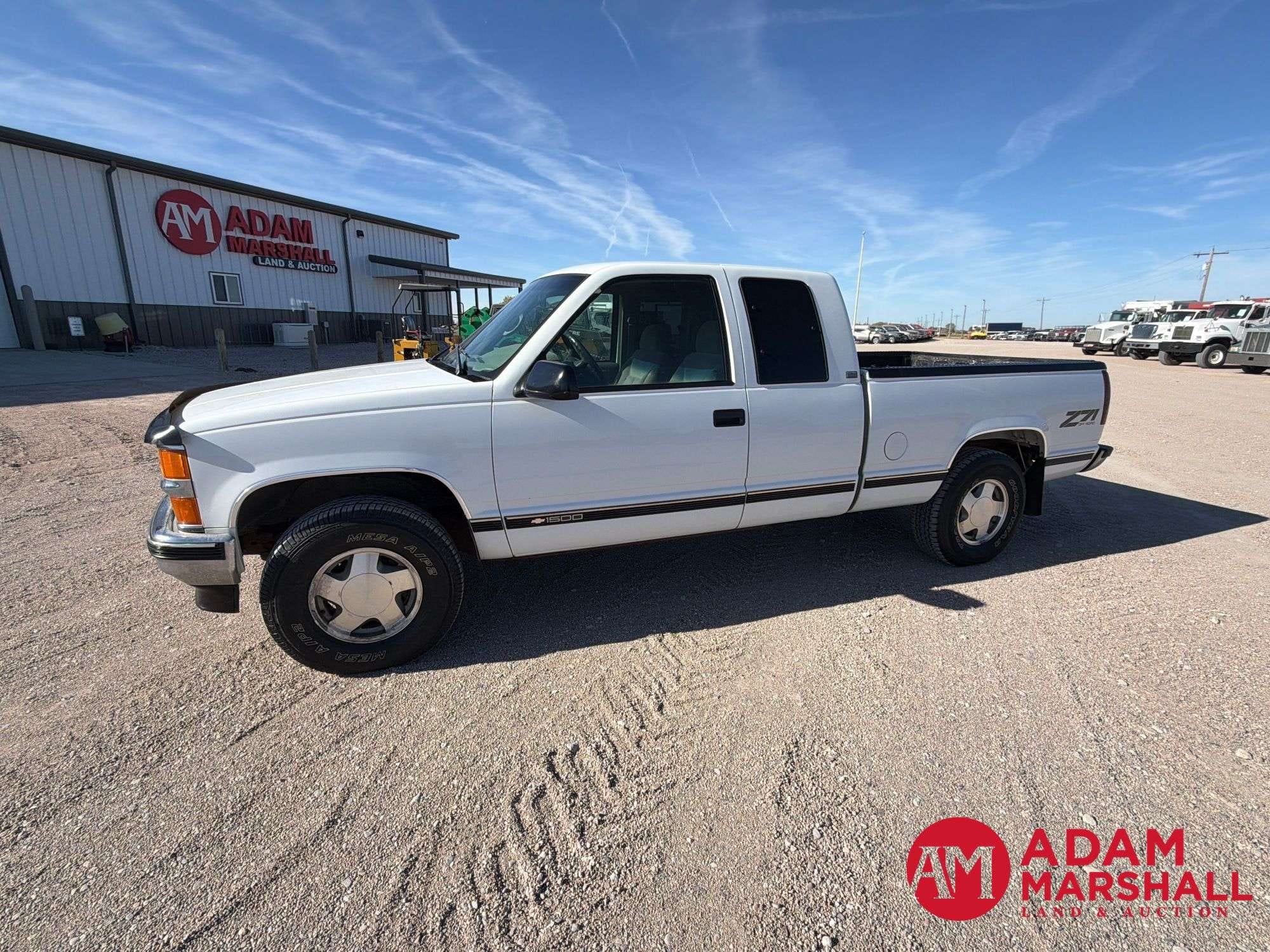1995 Chevrolet 1500 Equipment Image0