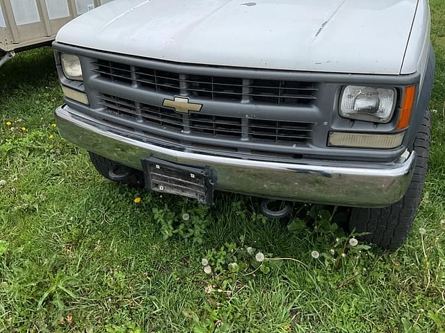 Image of Chevrolet 2500 equipment image 2