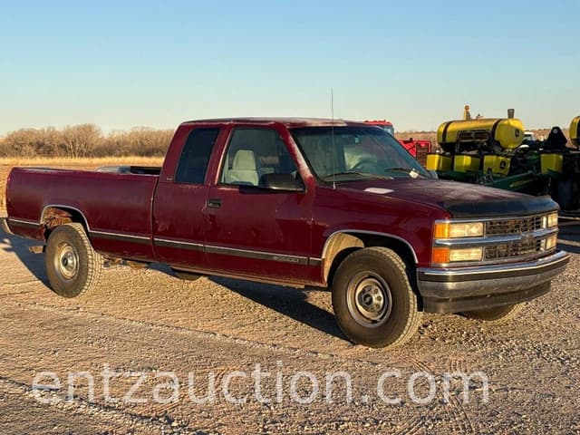 Image of Chevrolet 2500 equipment image 2