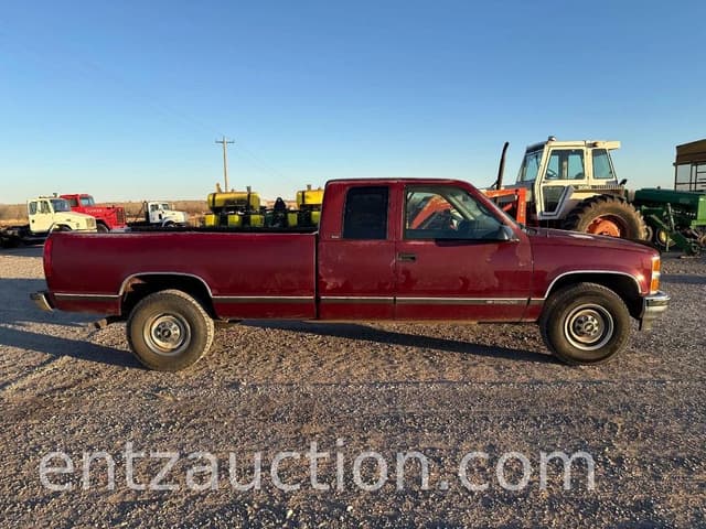 Image of Chevrolet 2500 equipment image 3