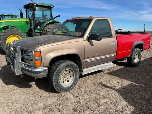 Image of Chevrolet 2500 equipment image 3