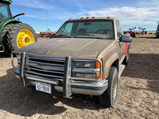 Image of Chevrolet 2500 equipment image 4