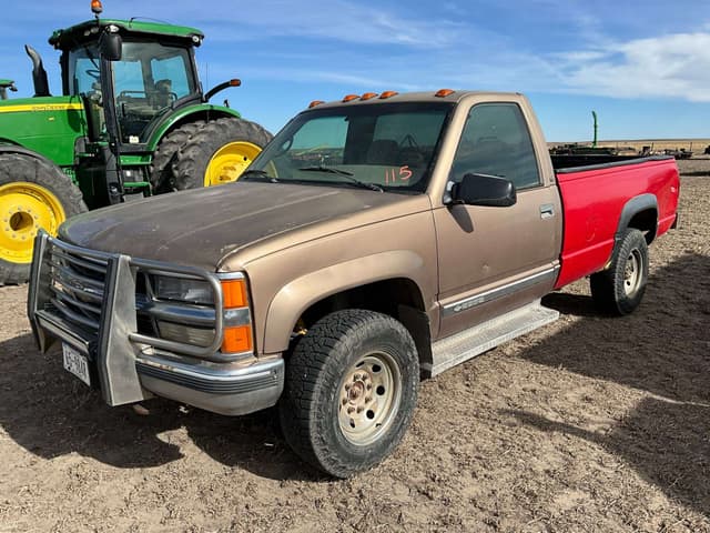 Image of Chevrolet 2500 equipment image 1