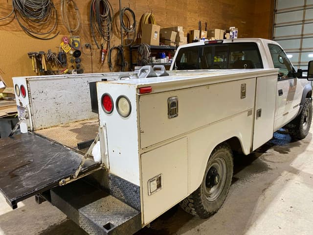 Image of Chevrolet 2500 equipment image 4