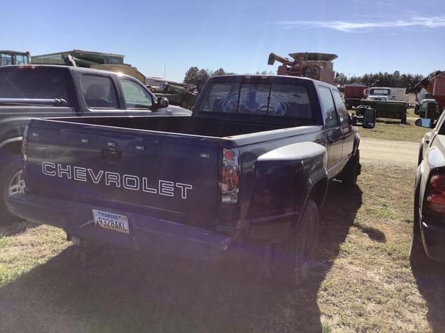 Image of Chevrolet 3500 equipment image 2